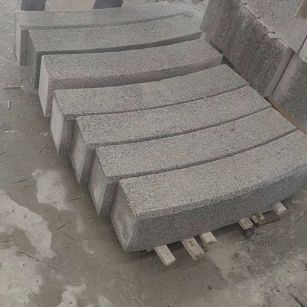 濮阳芝麻白弧形路牙石