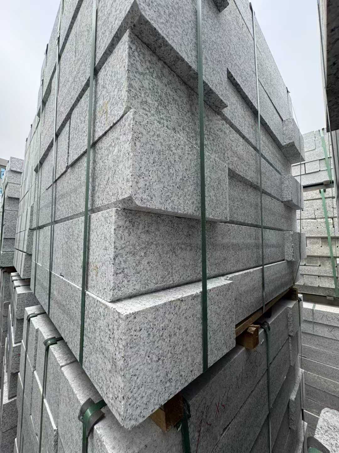 濮阳芝麻白路牙石 马路牙子