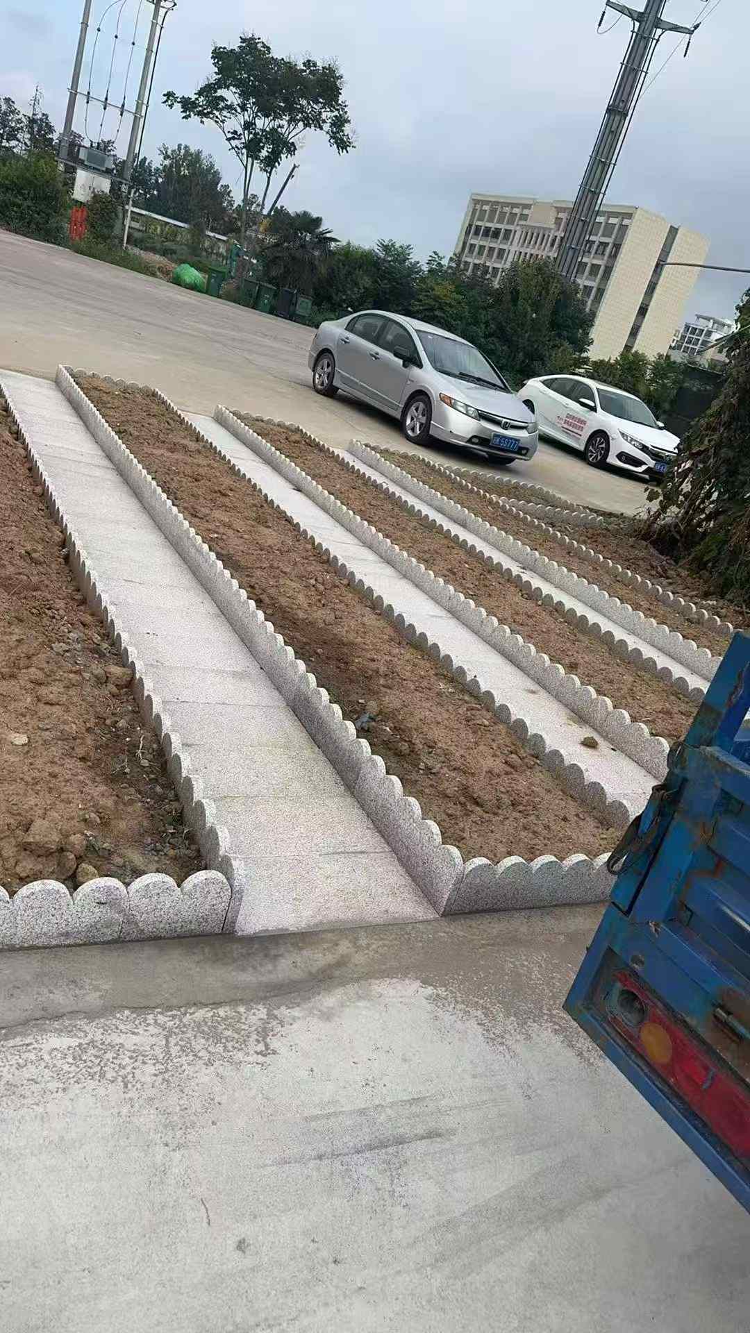 濮阳芝麻白花边石