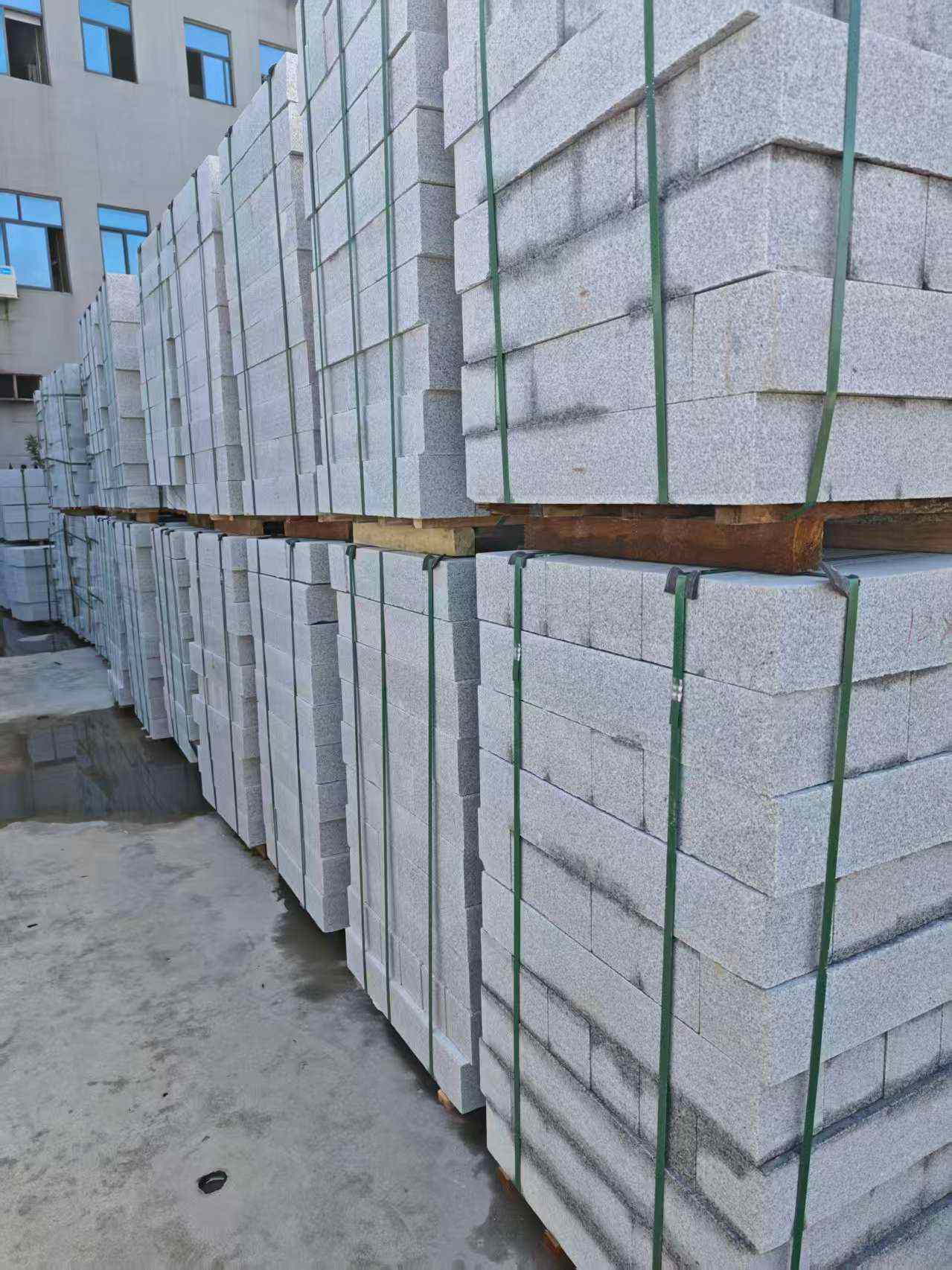 濮阳芝麻白路牙石，路侧石